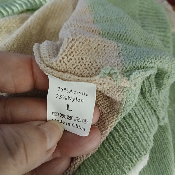 Not Rated Green and Tan V-Neck Sweater - Picture 3 of 4